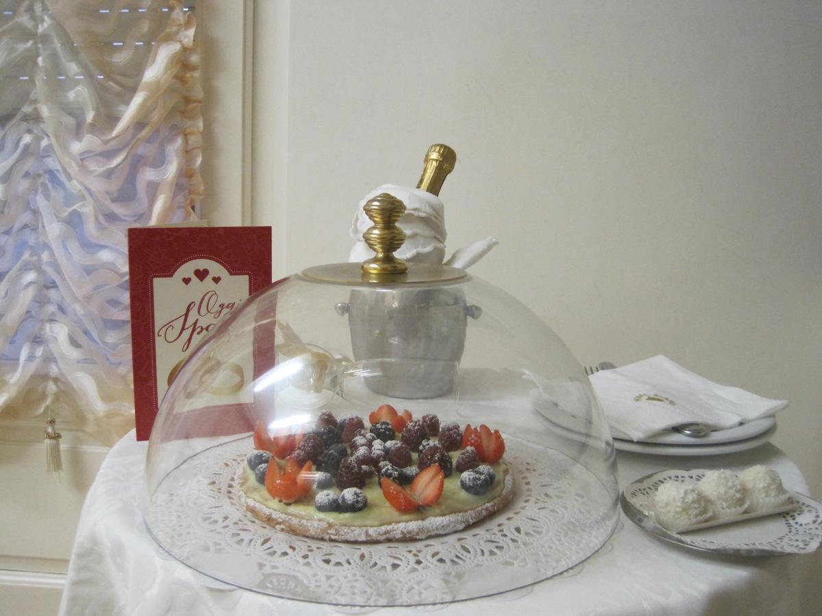 Hotel Matilde マリーナ・ディ・マッサ エクステリア 写真
